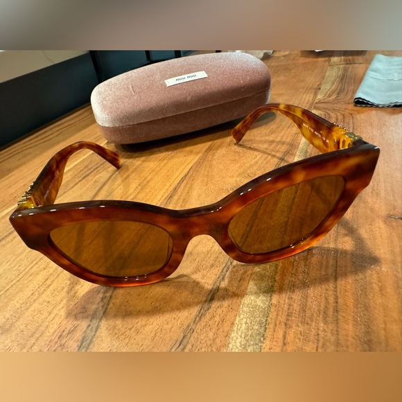 Trade only!! MIU MIU Camel Butterfly shape Sunglasses MUOYS/4BW2Z1/51 - Picture 9 of 16